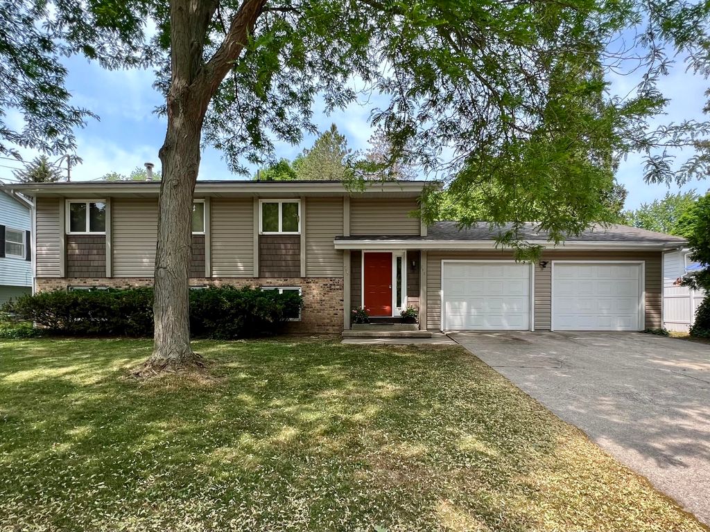 715-717 N Bradley Street, Mount Pleasant, MI 48858