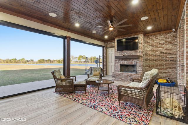 234 Cypress Bend Road, Scott, LA 70583