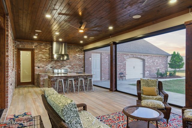 234 Cypress Bend Road, Scott, LA 70583