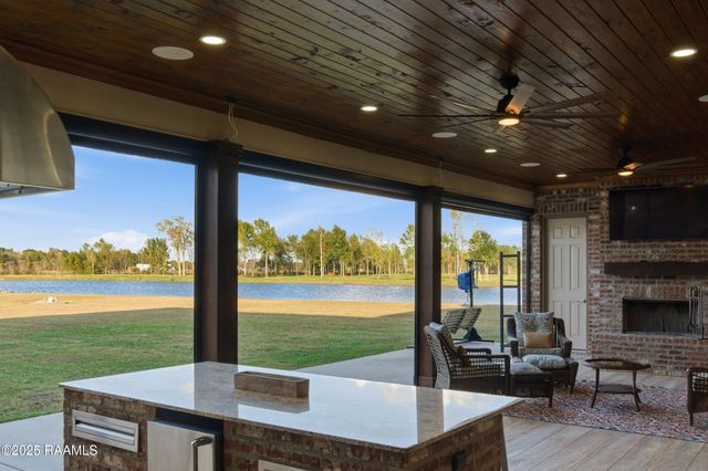 234 Cypress Bend Road, Scott, LA 70583