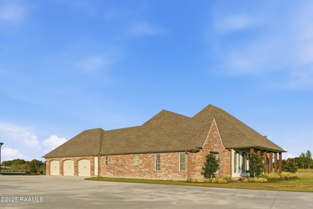 234 Cypress Bend Road, Scott, LA 70583