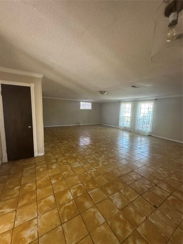 807 N Houston Street, Royse City, TX 75189