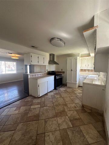 807 N Houston Street, Royse City, TX 75189