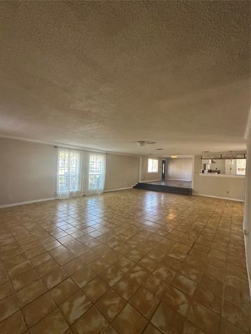 807 N Houston Street, Royse City, TX 75189