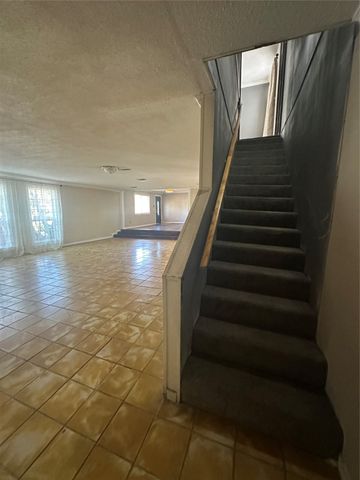 807 N Houston Street, Royse City, TX 75189