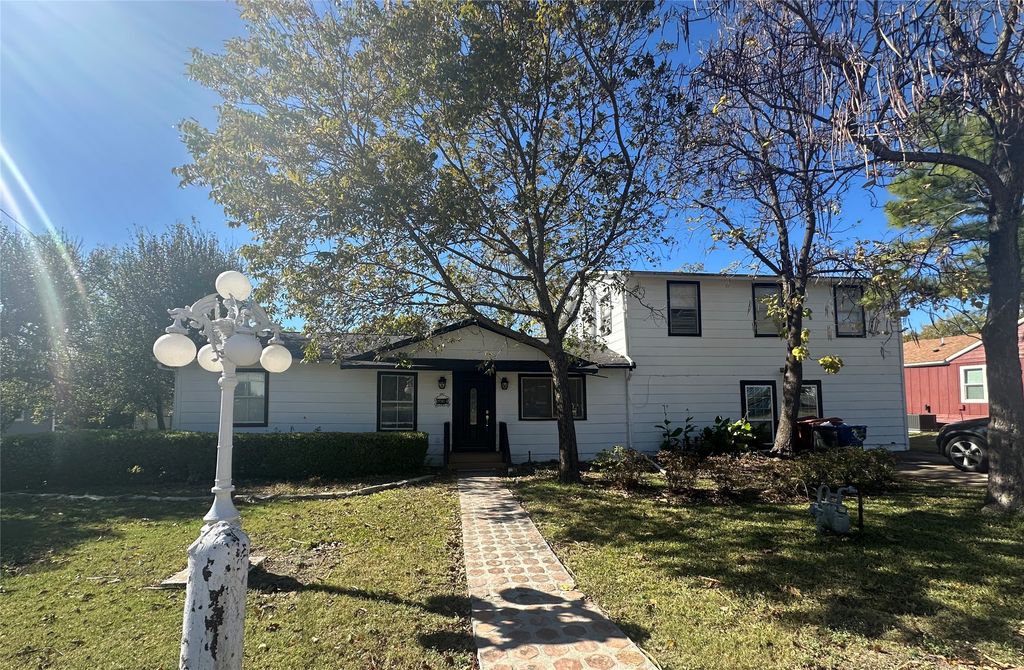 807 N Houston Street, Royse City, TX 75189