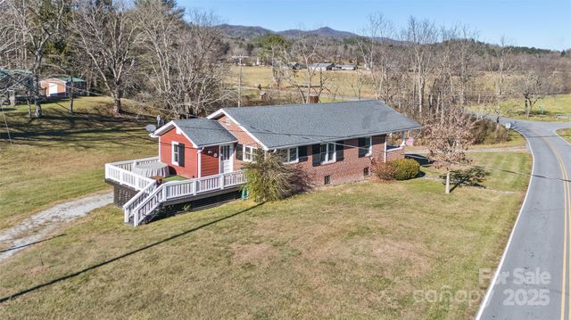 522 Calvert Road, Brevard, NC 28712