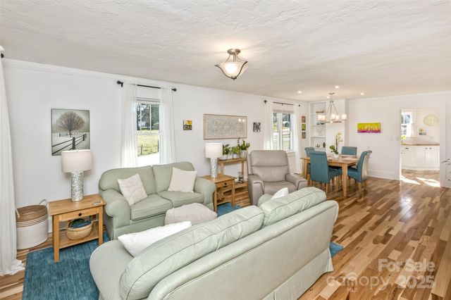 522 Calvert Road, Brevard, NC 28712