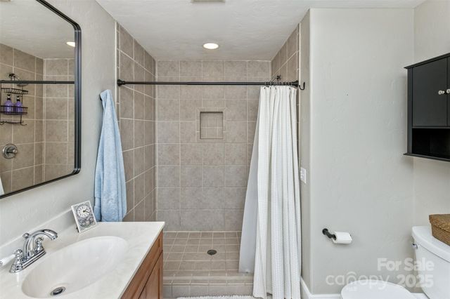 522 Calvert Road, Brevard, NC 28712