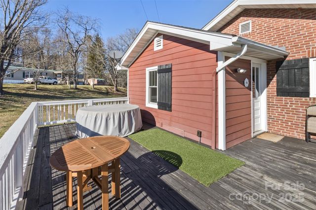 522 Calvert Road, Brevard, NC 28712