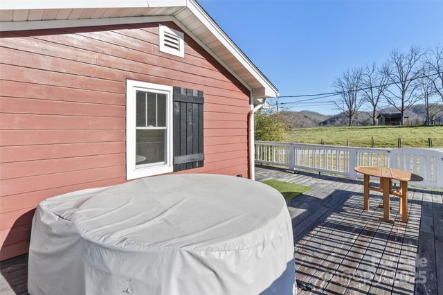 522 Calvert Road, Brevard, NC 28712