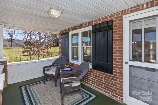 522 Calvert Road, Brevard, NC 28712