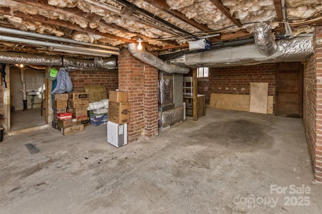 522 Calvert Road, Brevard, NC 28712