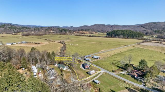 522 Calvert Road, Brevard, NC 28712