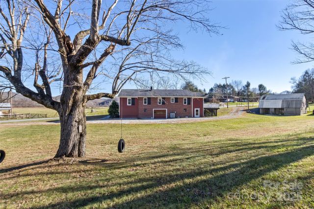 522 Calvert Road, Brevard, NC 28712