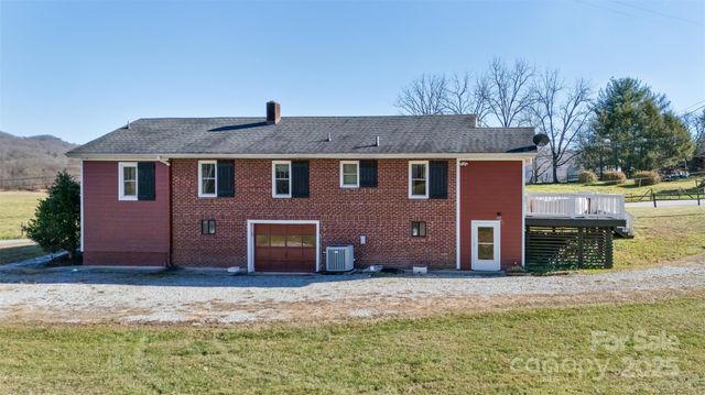 522 Calvert Road, Brevard, NC 28712