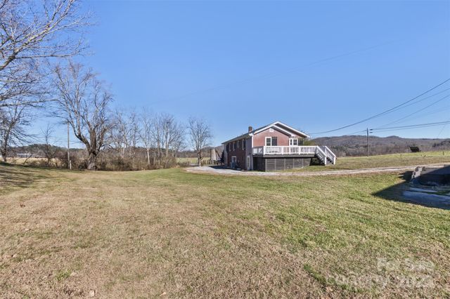 522 Calvert Road, Brevard, NC 28712