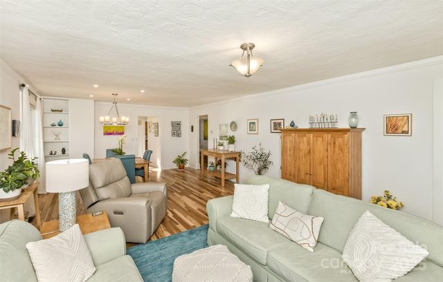 522 Calvert Road, Brevard, NC 28712