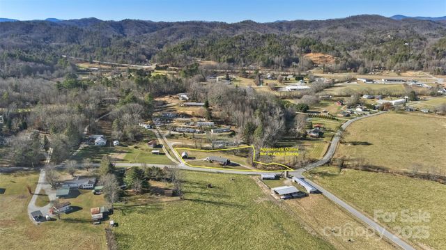 522 Calvert Road, Brevard, NC 28712