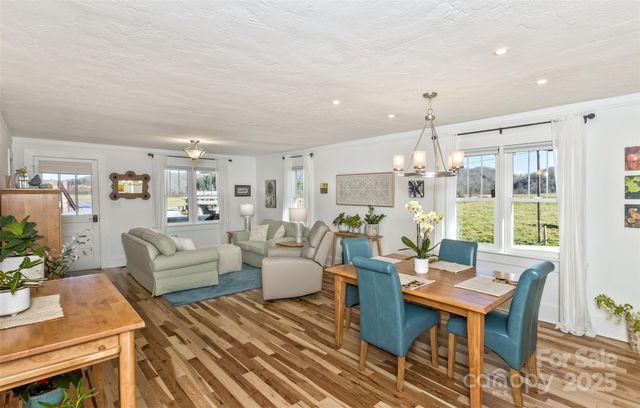 522 Calvert Road, Brevard, NC 28712