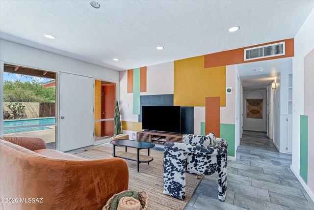 4435 E Timrod Street, Tucson, AZ 85711