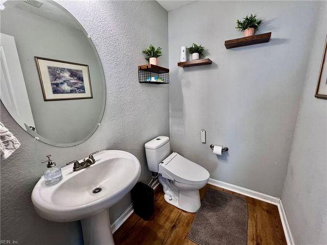 417 Dixie DR, Norfolk, VA 23505