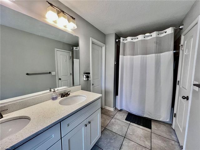 417 Dixie DR, Norfolk, VA 23505