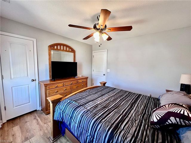 417 Dixie DR, Norfolk, VA 23505