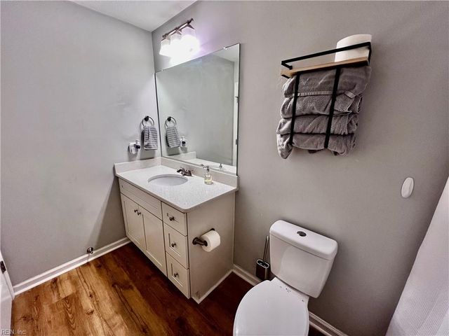 417 Dixie DR, Norfolk, VA 23505