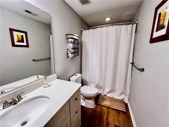 417 Dixie DR, Norfolk, VA 23505