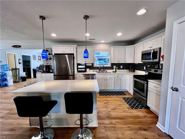 417 Dixie DR, Norfolk, VA 23505