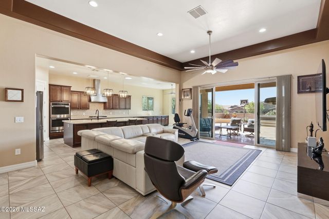 935 W Zebra Tail Court, Tucson, AZ 85755