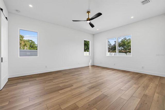 4584 17TH AVENUE N, St Petersburg, FL 33713