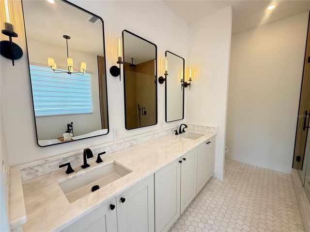 4584 17TH AVENUE N, St Petersburg, FL 33713