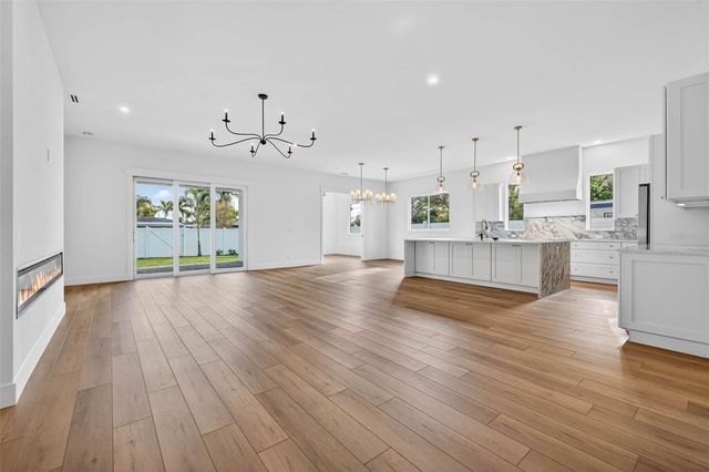 4584 17TH AVENUE N, St Petersburg, FL 33713