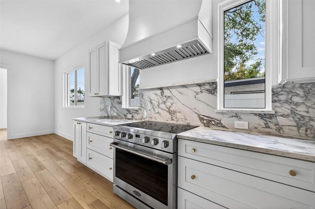 4584 17TH AVENUE N, St Petersburg, FL 33713