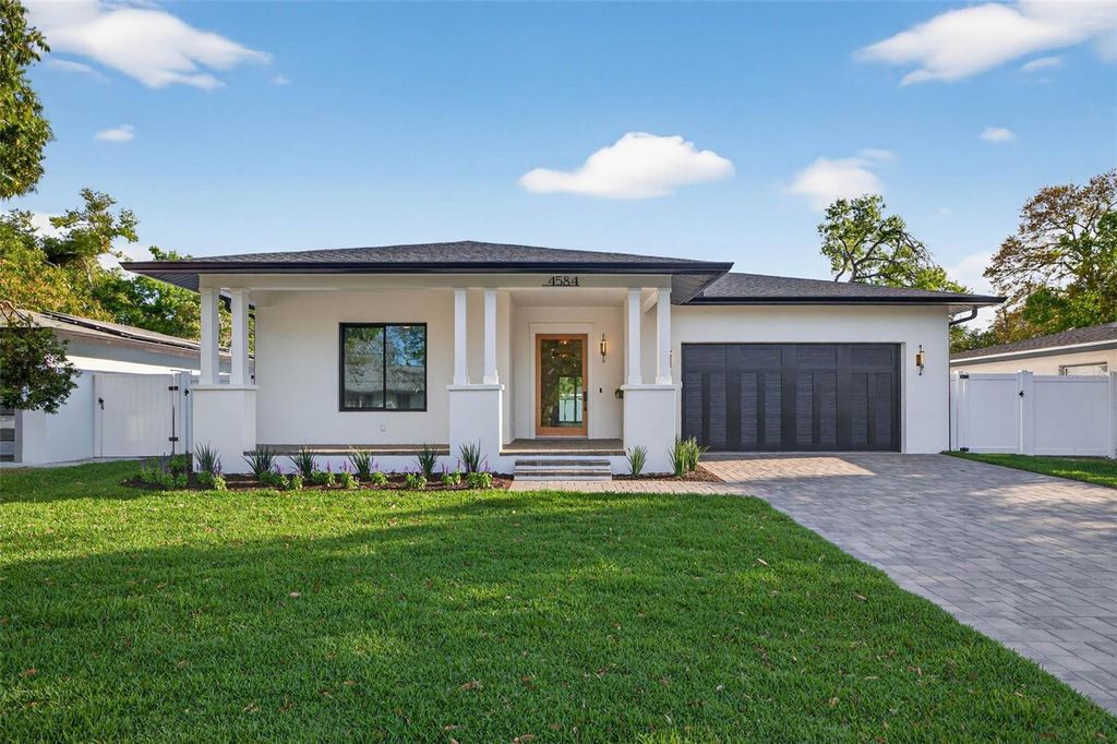 Image 1 of property listing at 4584 17TH AVENUE N, St Petersburg, FL 33713