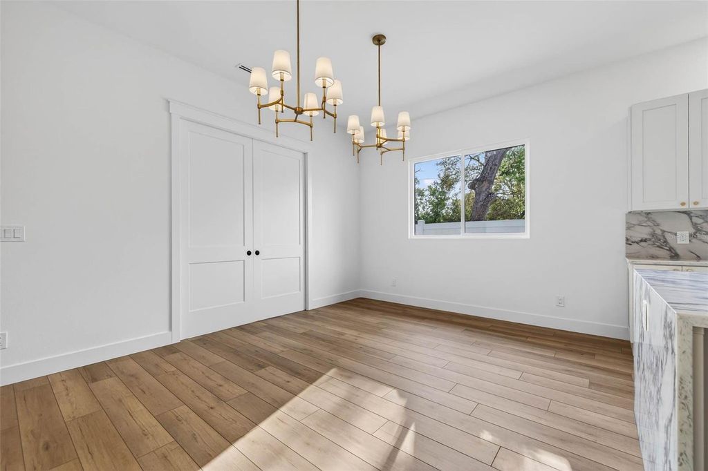 Image 9 of property listing at 4584 17TH AVENUE N, St Petersburg, FL 33713