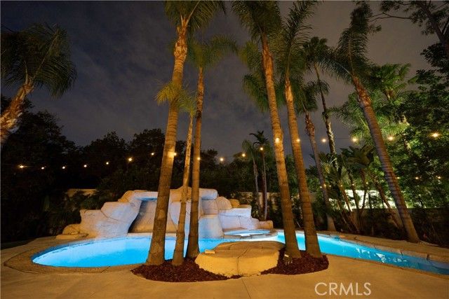 17437 Oak Creek Court, Encino (los Angeles), CA 91316