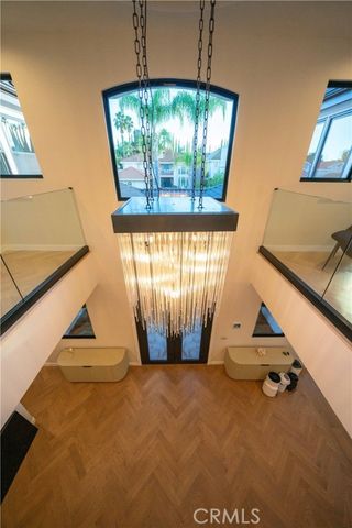 17437 Oak Creek Court, Encino (los Angeles), CA 91316