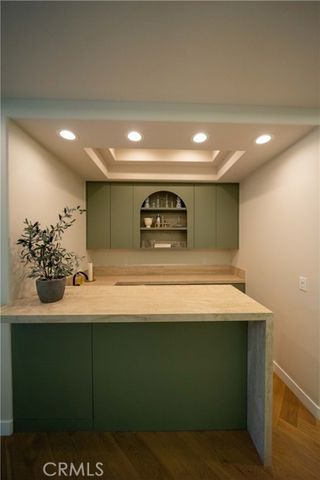 17437 Oak Creek Court, Encino (los Angeles), CA 91316