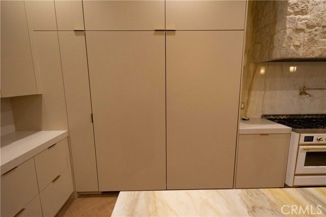 17437 Oak Creek Court, Encino (los Angeles), CA 91316