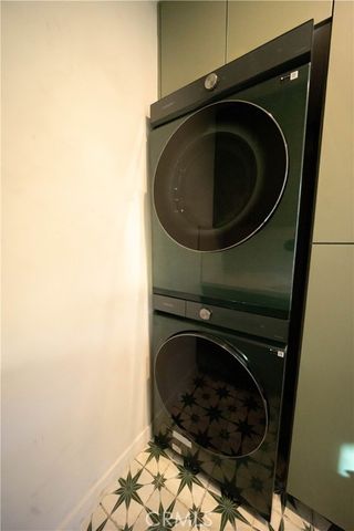 17437 Oak Creek Court, Encino (los Angeles), CA 91316