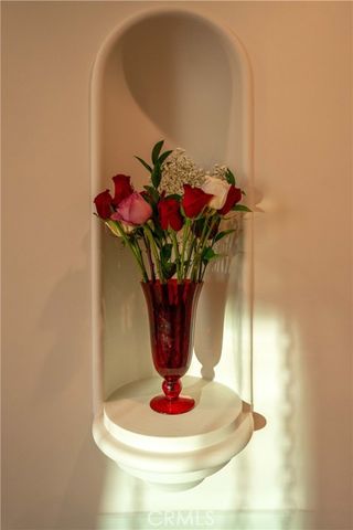 17437 Oak Creek Court, Encino (los Angeles), CA 91316