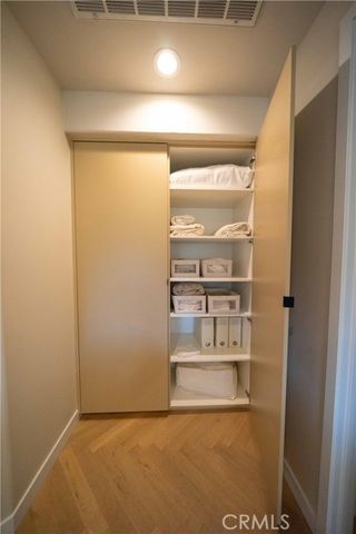 17437 Oak Creek Court, Encino (los Angeles), CA 91316