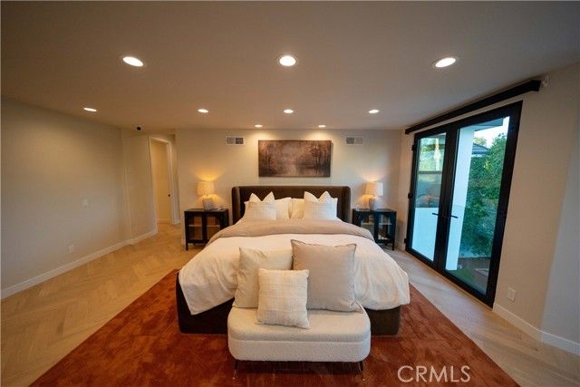 17437 Oak Creek Court, Encino (los Angeles), CA 91316