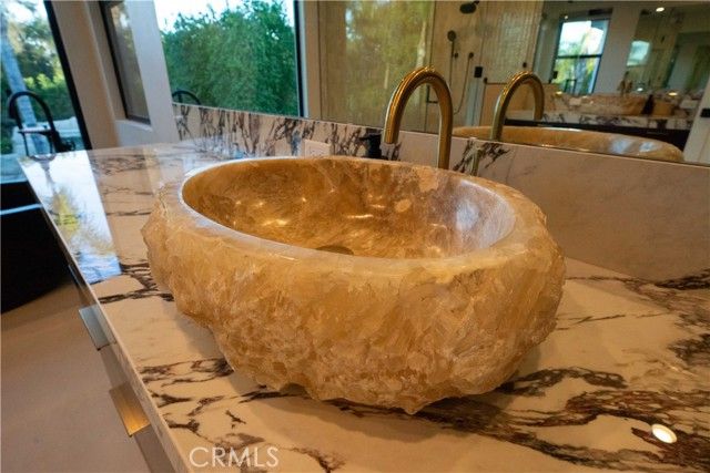 17437 Oak Creek Court, Encino (los Angeles), CA 91316