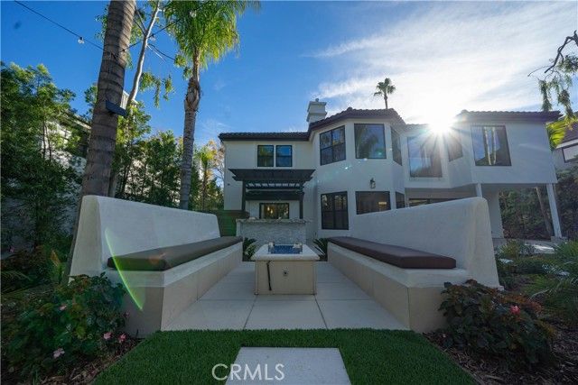 17437 Oak Creek Court, Encino (los Angeles), CA 91316