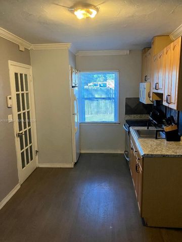 2127 Wilson St, Hollywood, FL 33020