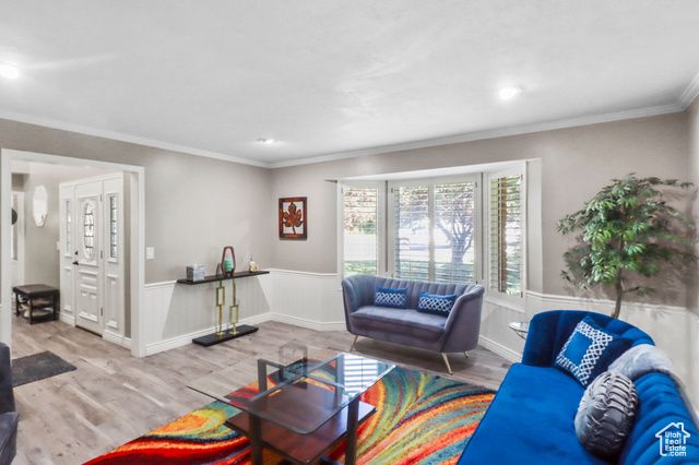 9618 S RUSKIN CIR, Sandy, UT 84092